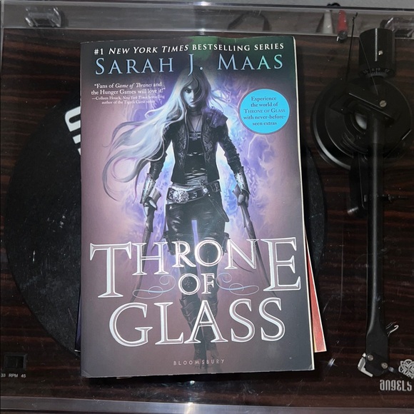 Throne of Glass Book by Sarah J. Maas - Picture 1 of 7